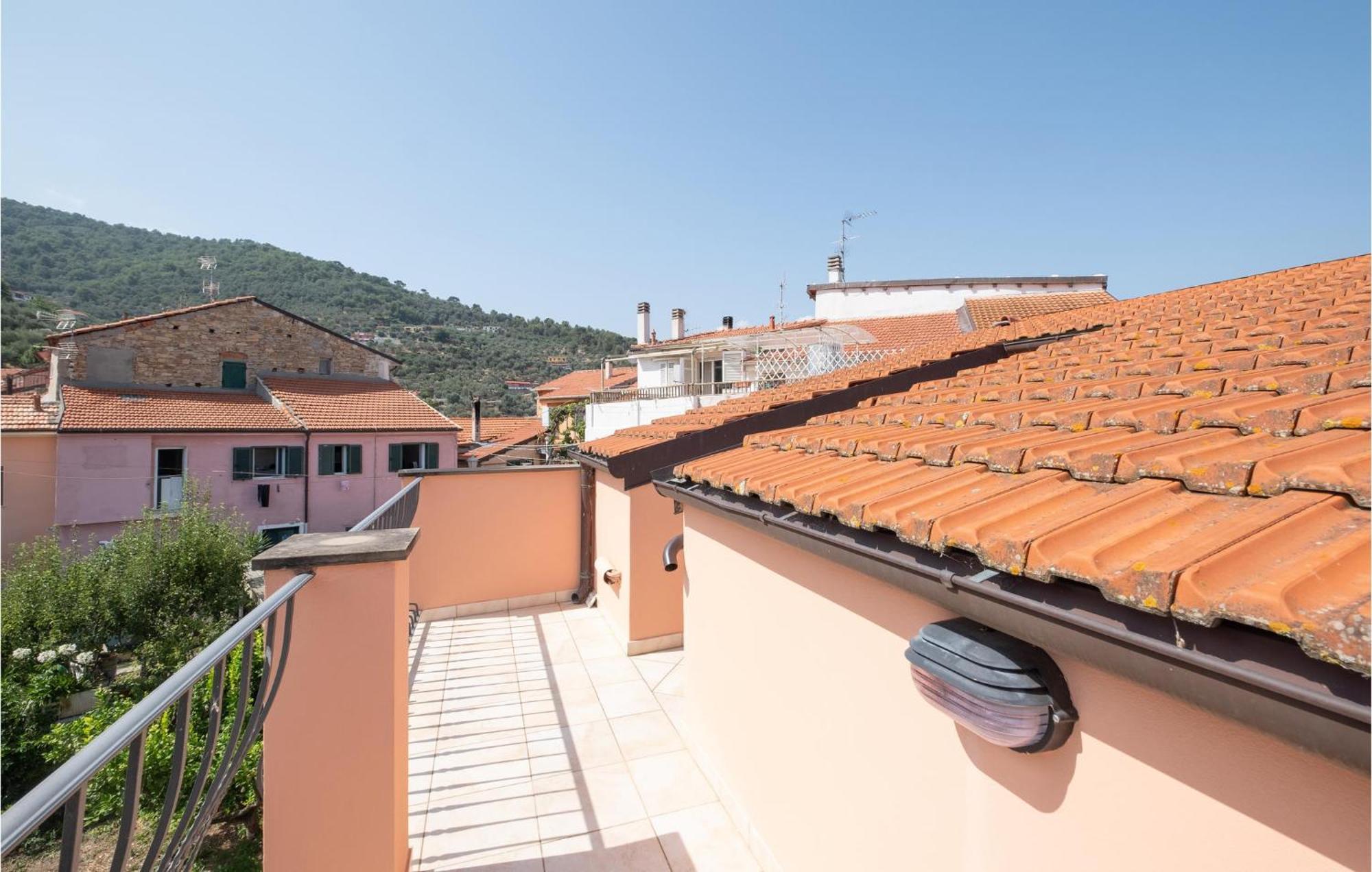 Nice Home In Borgo Doneglia With Kitchenette Borgo d'Oneglia Exterior foto