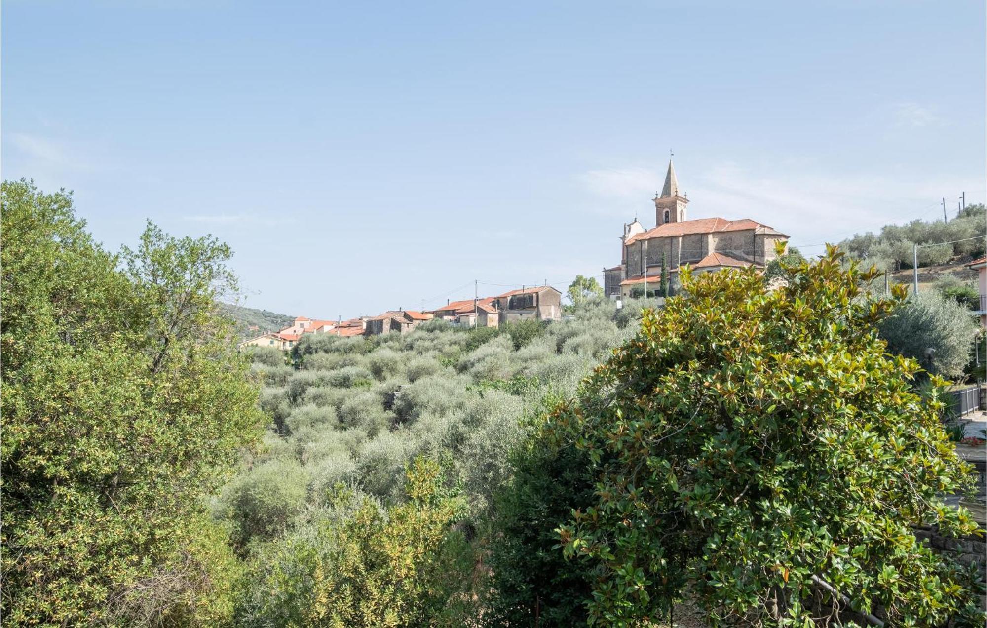 Nice Home In Borgo Doneglia With Kitchenette Borgo d'Oneglia Exterior foto