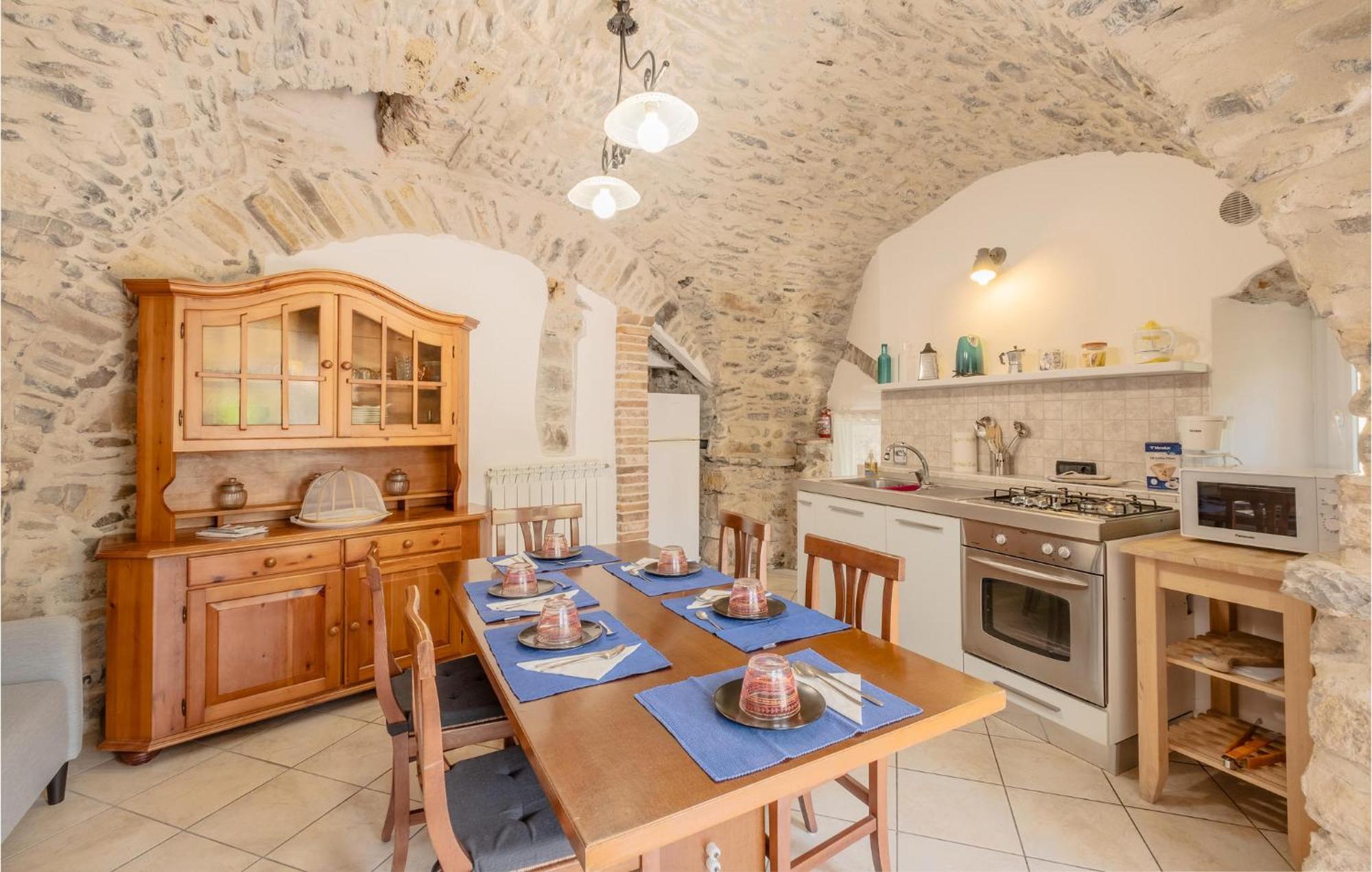 Nice Home In Borgo Doneglia With Kitchenette Borgo d'Oneglia Exterior foto