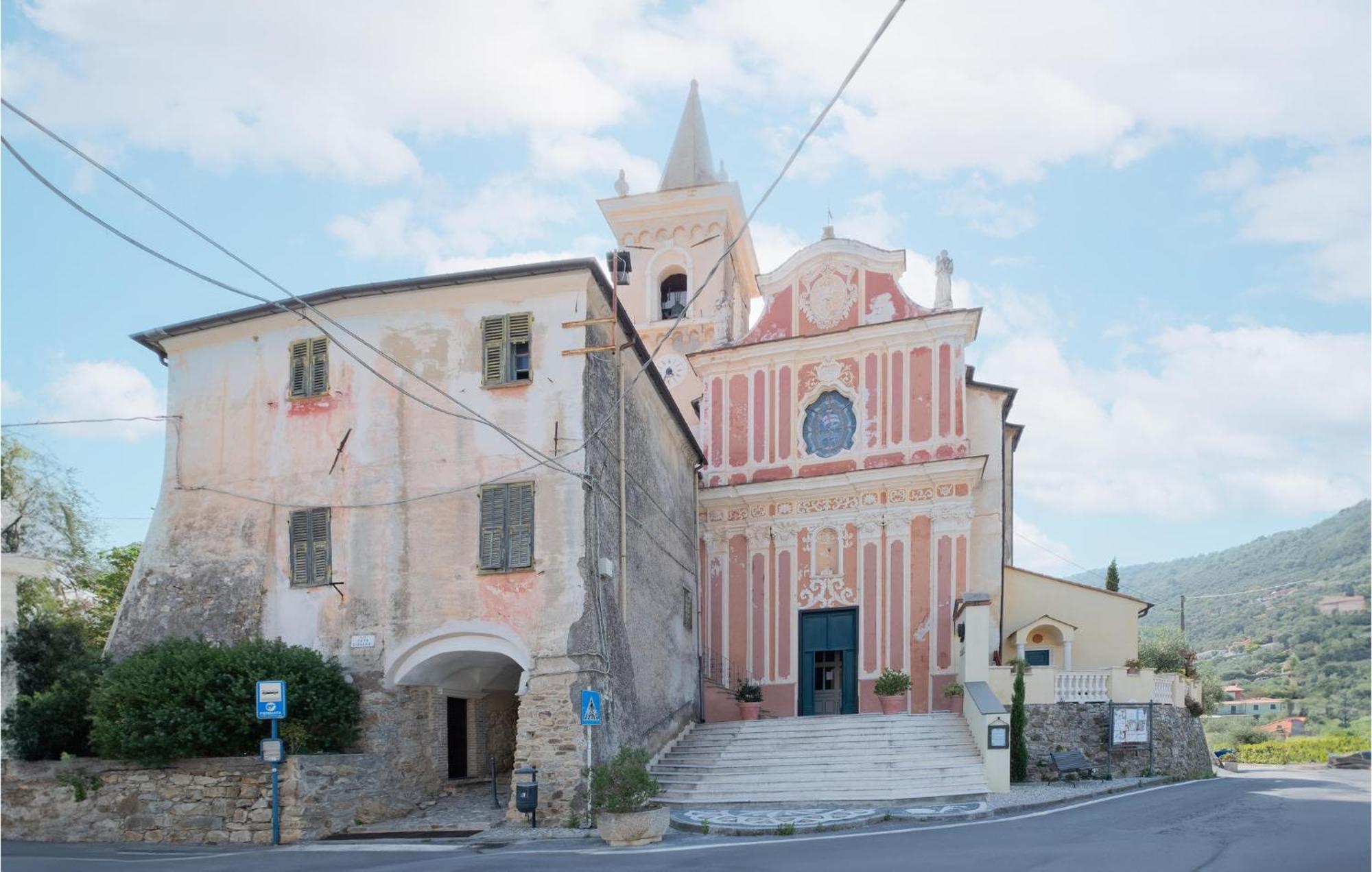 Nice Home In Borgo Doneglia With Kitchenette Borgo d'Oneglia Exterior foto